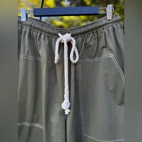 NWT Oddi Olive Green Joggers Pant Rope Drawstring White Stitching Big Pockets - Picture 3 of 6